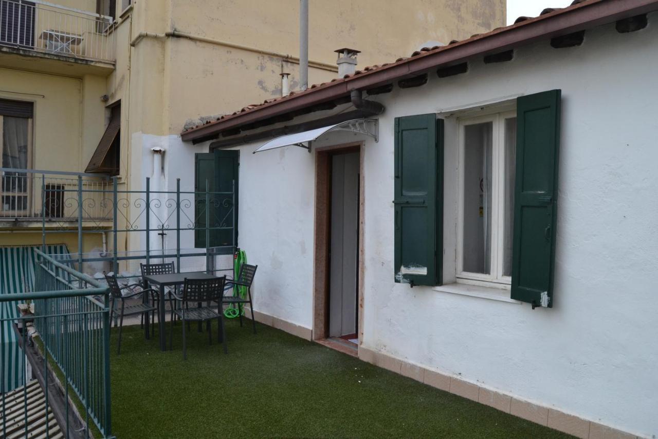 Gabrielli Rooms Et Apartments Sant Antonio Alloggio 4 M0230914084 Верона Экстерьер фото